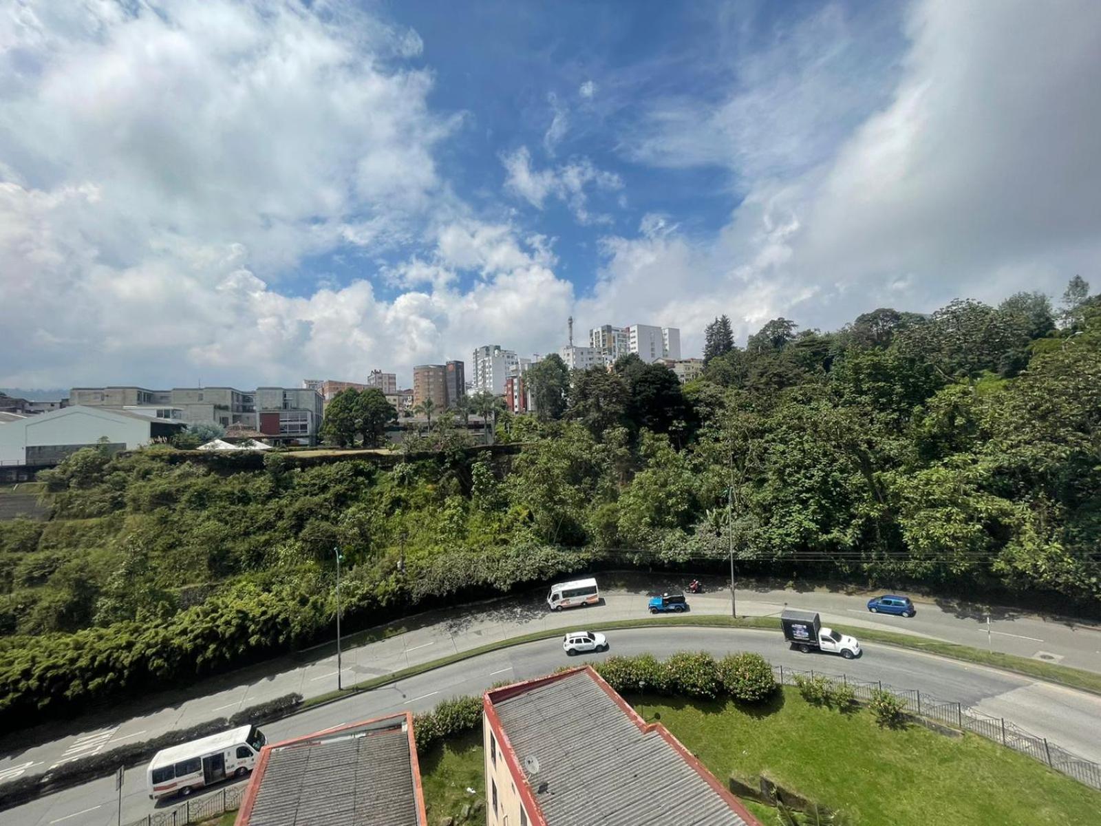 Muy Cerca Al Cc Fundadores, U Autonoma & El Centro Apartment Manizales Bagian luar foto